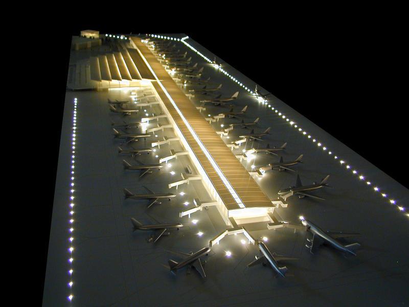 Aeropuerto de Varsovia - Colaboraci�n en el Estudio de Maquetas de Luis Santi